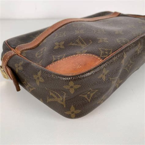 louis vuitton toiletry bag as clutch|Louis Vuitton vintage monogram clutch.